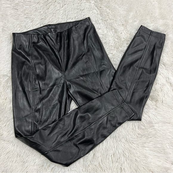 Nicole Miller NEW YORK Vegan Leather Black Pull On Leggings Pants Medium - Picture 2 of 12